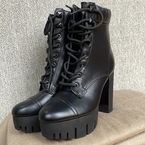 Guess Gwgeovey Black Leather Combat Boots, Size 7.5 - Picture 3 of 9